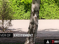 21 SEXTURY - Alyssa Bounty Makes Her Boyfriend Pull Over For An Anal Quickie