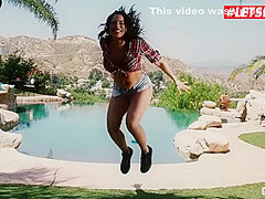 Ripped Dude Plows 2 Hoes While On A Mission!