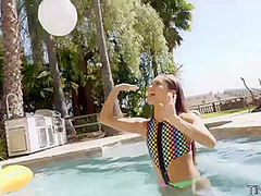 Zoe Bloom In Skinny Hottie Gets Her Pov Cowgirl Orgasm Outdoors