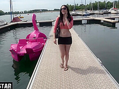 Sommer In Deutschland Babe Im Tretboot Gefickt