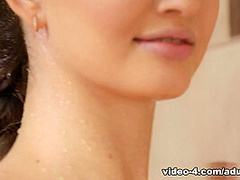 Stella Cardo & Stella Flex in Know Thy Neighbor