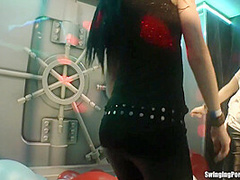 Party Chicks Have Fun In The Club