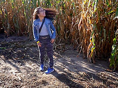 Sexy Amateur Babe Flashes And Gives Blowjob In Corn Maze Such A Risky Public Adventure