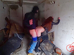 Creampie For Beauty With Tight Pussy In Abandoned Garages