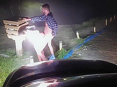 A Dama De Branco Da Encruzilhada Levou Uma Madeirada Que Ate Caiu ! 8 Min