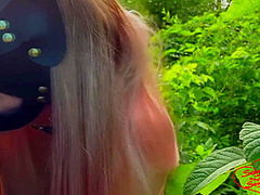 Pussy Loves To Suck Cock In The Garden - Soboyandsogirl