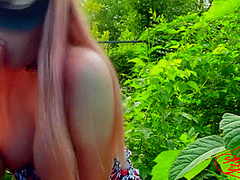 Pussy Loves To Suck Cock In The Garden - Soboyandsogirl