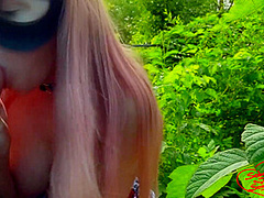 Pussy Loves To Suck Cock In The Garden - Soboyandsogirl