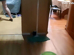 Dal V Rot Zamuzhnei Sosedke U Nee Vo Dvore I Obkonchal Ei Lico V Ih Semeinoi Posteli