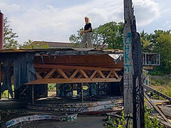 Risky Public Fucking! Exploring An Abandoned Water Park