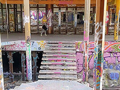 Risky Public Fucking! Exploring An Abandoned Water Park