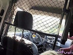 Spotkalem Ja W Lesie, A Wyruchalem Nad Jeziorem. Ja Pomoglem Jej A Ona Mi