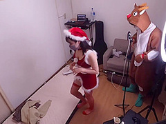 クリスマスにサンタコスプレした彼女は首輪で調教しながらグラインド騎乗位で中出しを求めてきました Japanese Christmas Creampie In Present Sex