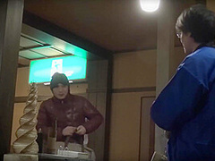 2k 無碼流出 鈴木真夕 - 「寝取られ願望」のある夫が妻をダマして混浴放置！[sdam-046]