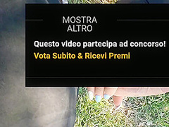 Strepitoso Pompino In Pubblico Mentre Passeggio Al Parco. Sborrata Sulla Faccia .votate Per Me !!!!