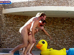 Babe cockriding bisexuals poolside in erotic threesome