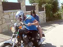 Blowing And Humping Exciting Snatch In The Fresh Air