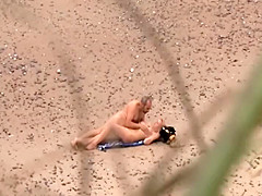 Zooming on old guy fucking a teen girl