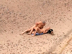 Zooming on old guy fucking a teen girl