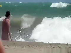 Voyeur at nudist beach secretly films women
