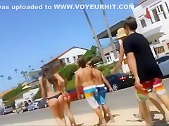 Sexy milf puts a bikini on