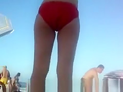 Change panties at beach