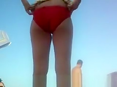 Change panties at beach