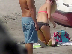 Blonde likes to be on all fours