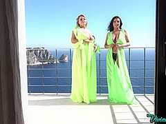 Double Your Turn On With Vivian Blush And Ewa Sonnet