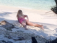 Sex On The Beach - Amateur Nudist Voyeur