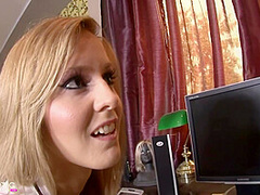 Geiles Schoolgirl Mit Enger Fotze Fickt Fuer Bessere Noten