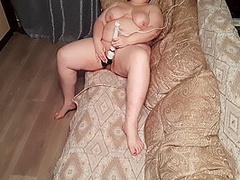 Naughty Bbw Plays With Her Pussy With Vibrator And Dildo