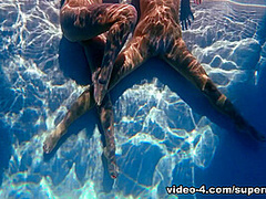 Girlfriend Massage with Amelie Lou, Aislin - SuperbeModels