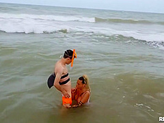 Lola Emme In Cum In The Water With
