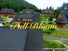 Full Bloom with Amelie Lou - SuperbeModels