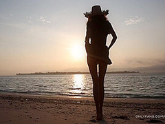 Princess Clover In Showing Boobs And Pussy In Gili Island