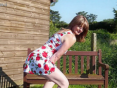 Naughty British Mature Lady Masturbating In The Garden - MatureNL