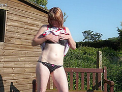 Naughty British Mature Lady Masturbating In The Garden - MatureNL