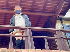 『女子大生ノーパン露出』彼氏のパーカー着て下半身は丸出し公園t゙ート!そのまま野外で中出しsex 素人カップル/美少女/10代/パイパン/野外露出/青姦/スマホ/english Subtitles