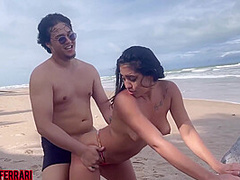 Gozou Dando Na Praia - Agatha Ferrari