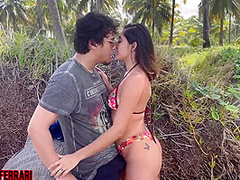 Gozou Dando Na Praia - Agatha Ferrari