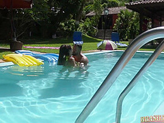 Brasileirinhas - Sexo Na Beira Da Piscina (cena4)