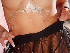 Festival Vibes - Holly Randall And Vina Skyy