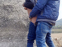 Jhil Ke Kinare Chup Chup Ke Sex Kiya - Indian Outdoor Sex