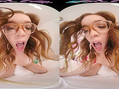 Your girlfriend wakes up horny and plays with herself in virtual reality