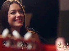 Tattooed Hunk Gives Hot Brunette