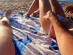 Grosse Envie De Baiser A Plage Publique Nue Il Me Fait Mouiller Mais Trop De Gens Autour De Nous