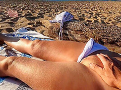 Grosse Envie De Baiser A Plage Publique Nue Il Me Fait Mouiller Mais Trop De Gens Autour De Nous