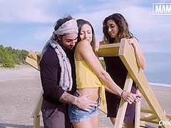 Offers Her Sweet Pussy To Frida Santes Lover