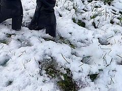 Barefoot In The Snow! Very Cold!